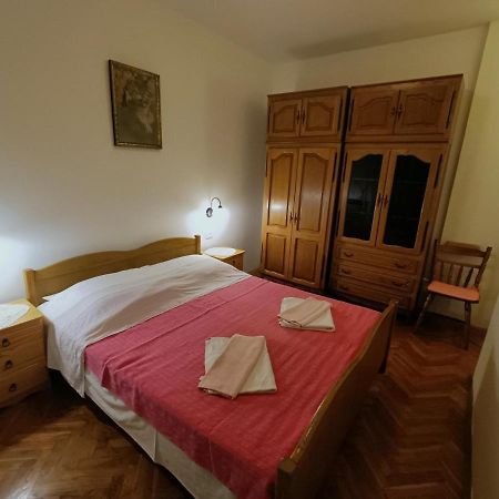 Apartment Pletikos Premantura Esterno foto