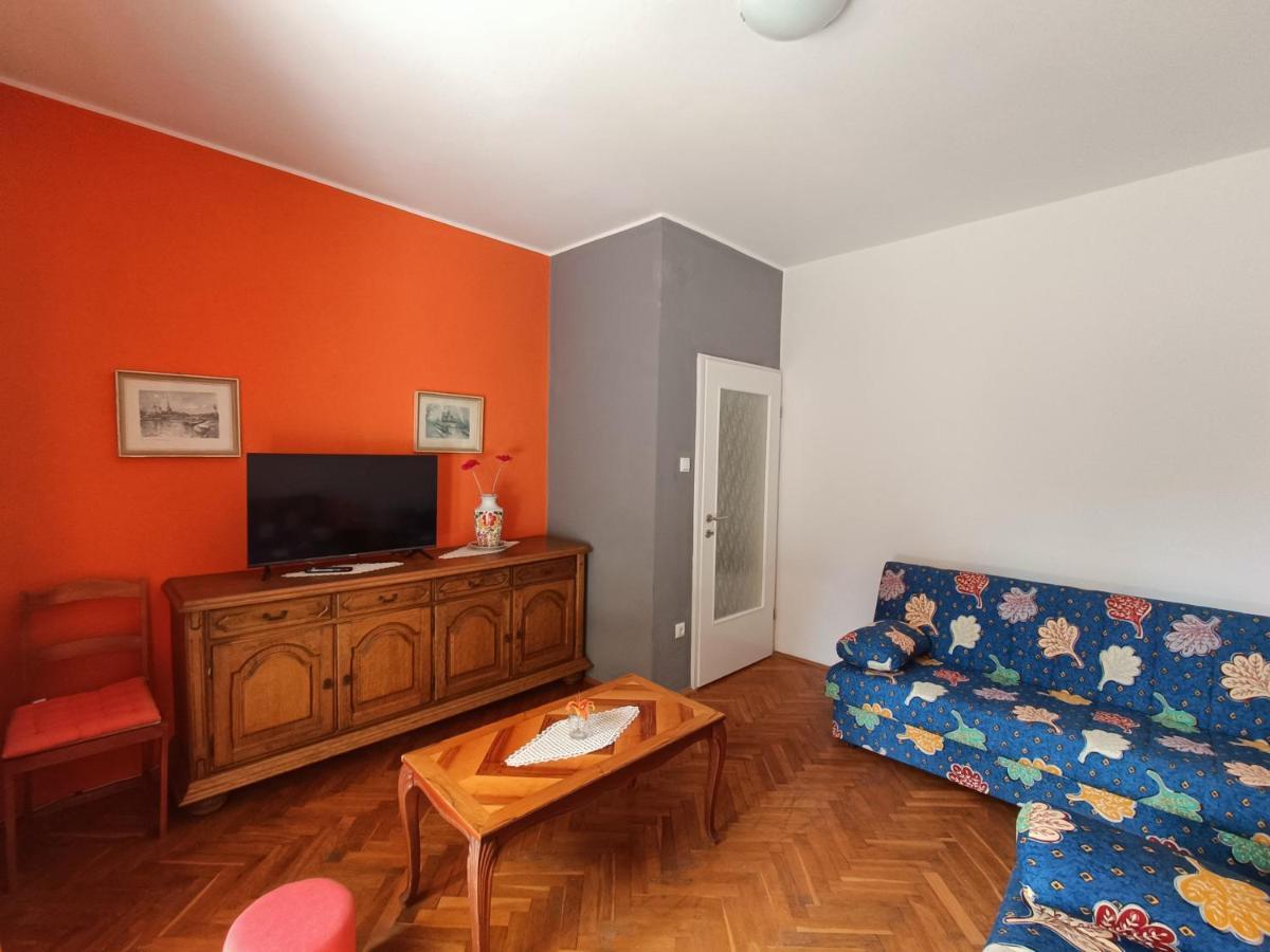 Apartment Pletikos Premantura Esterno foto