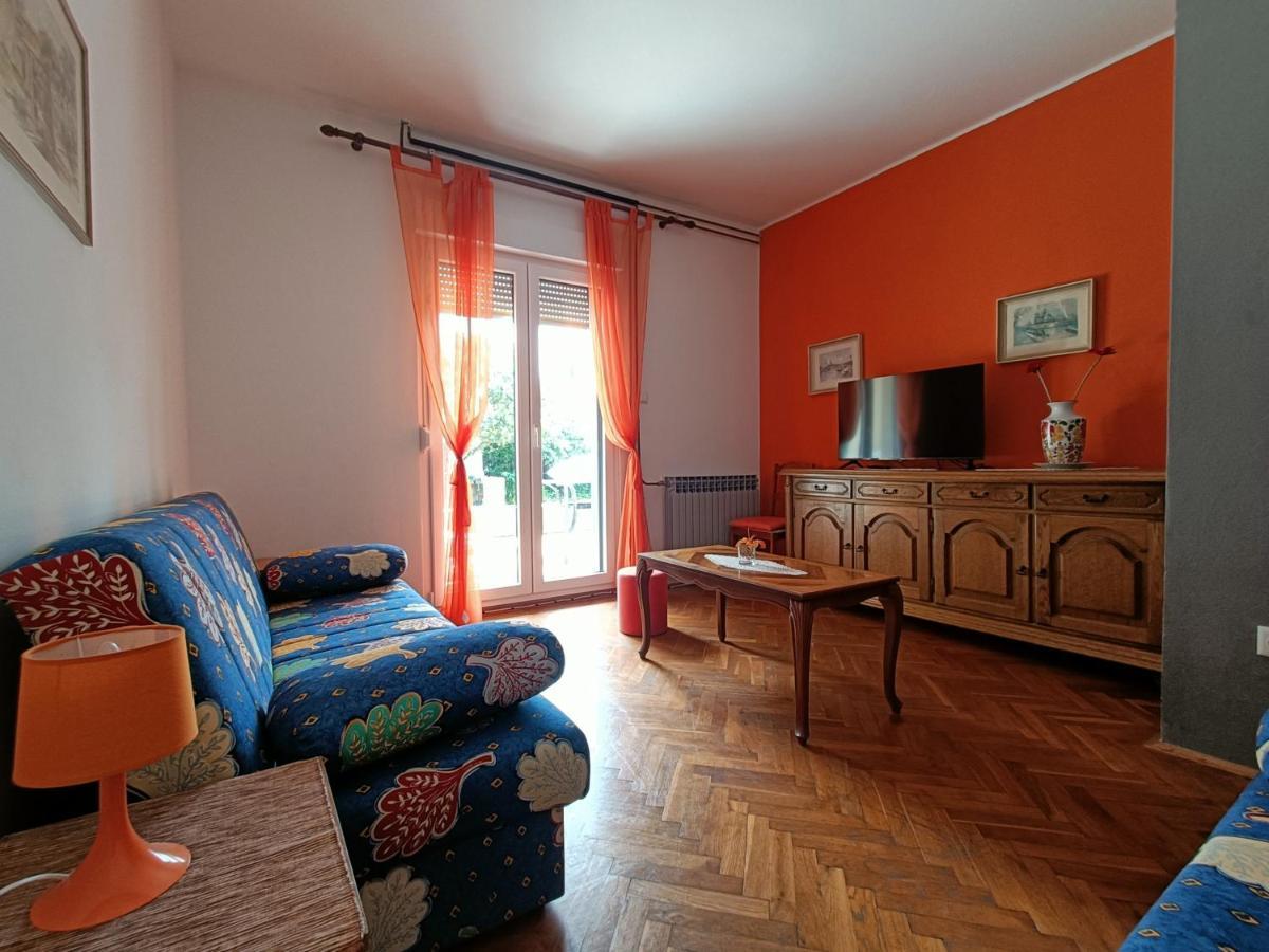 Apartment Pletikos Premantura Esterno foto