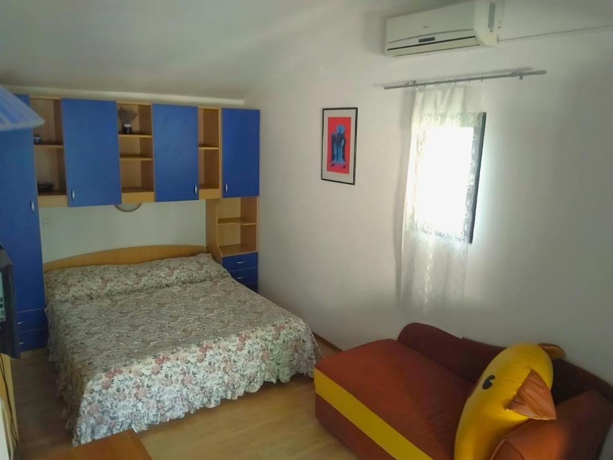 Apartment Pletikos Premantura Esterno foto